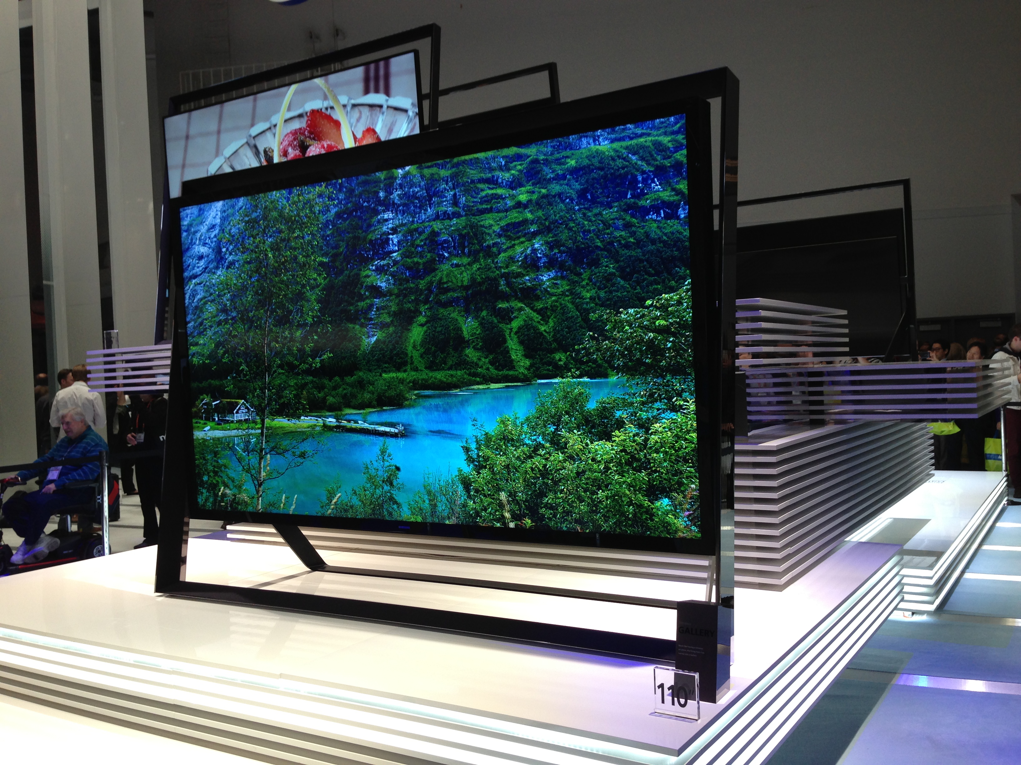 Лучшие телевизоры в мире. Самый большой телевизор Samsung 110 дюймов. Плазма самсунг 85 дюймов. Экран 110 дюймов плазма. Samsung UHD TV 110 дюймов.